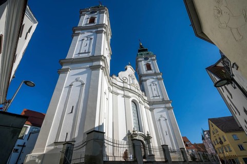 Former collegiate church of St Peter, a Roman Catholic parish church, Bad forest lake, Upper