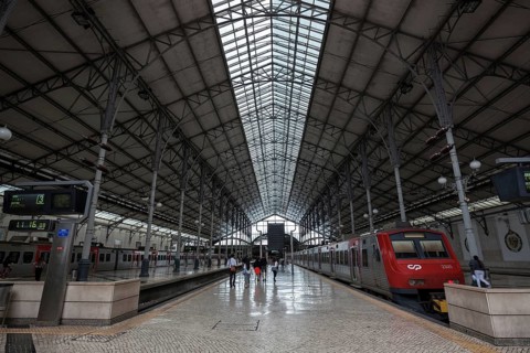 Platform, Rossio railway station, Estacao do Rossio, Lisbon, Lisbon, Portugal, Europe