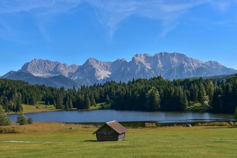 View of the Karwendel Mountains near Mittenwald, in the foreground Lake Gerold in Werdenfelser