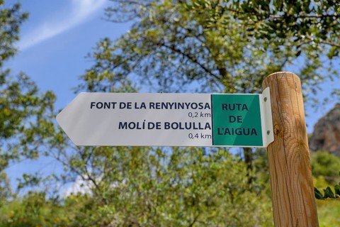 Signpost on the Ruta de LAigua, Rod of Water, River Algar, near Bolulla, Costa Blanca, Province of
