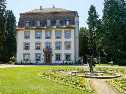 Trumpeter fountain in front of Schönau Castle, Castle Park, Bad Säckingen, Black Forest,