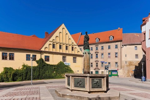 (© Sylvio Dittrich +49 1772156417) Merseburg, fountain, cathedral pharmacy