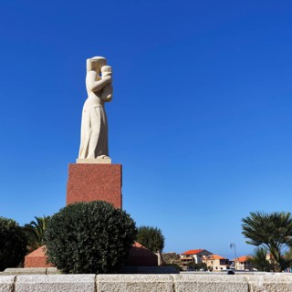 Memorial, Monument to the Dead of the World Wars, Statue of a Woman with Child, L'Île-Rousse, Ile