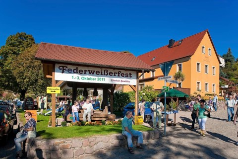 Federweißermeile in the wine village of Diesbar-Seußlitz