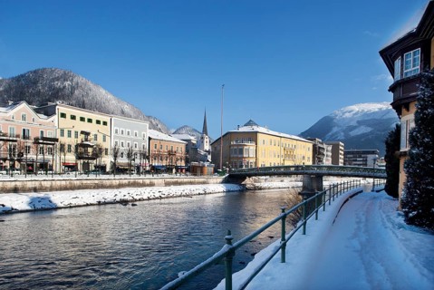 Promenade with river Traun, Bad Ischl, Salzkammergut, Upper Austria, Austria, Europe