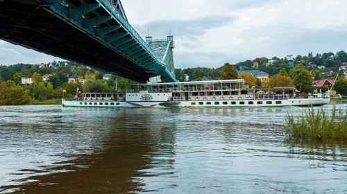 Steamship Leipzig at the blauen Wunder during a slight flooding of the Elbe. The passenger steamer