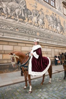 Living procession of princes at the Fürstenzug in Dresden