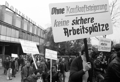 Workers and employees of Hoesch AG Westfalenhuette demonstrated in the collective bargaining