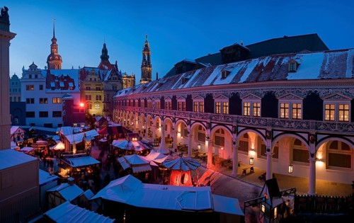 The nostalgic Christmas market in the stable yard of Dresden's Residence Palace also offers quiet