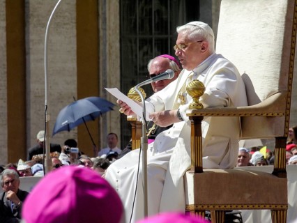 Pope Benedict XVI Joseph Ratzinger addresses the 1st audience on 27. 04. 2005, St. Peter's