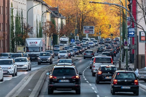 Gladbecker Straße in Essen, B224, inner-city street in Essen heavily polluted by air pollution,