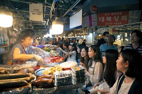 Gwangjang Market, traditional street market in Jongno-gu, Seoul, South Korea, Asia