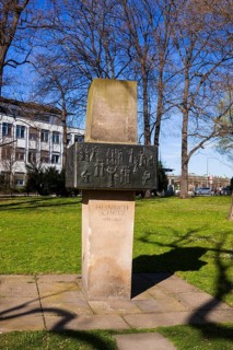 In Dresden, not far from the Zwinger in the green space west of the Zwinger pond, a stele erected