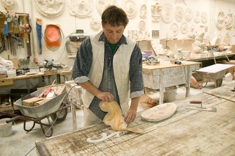 Restorer at Fuchs&Gierke, plaster workshop