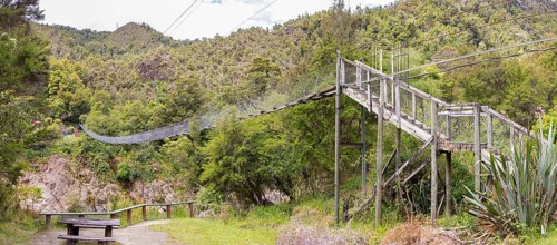 Buller Gorge Swingbridge, Buller River, Murchison, Neuseeland