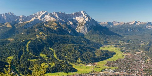 Panorama from Wank, 1780m, onto the Wetterstein Mountains with Alpspitze 2628m, Jubiläumsgrat and