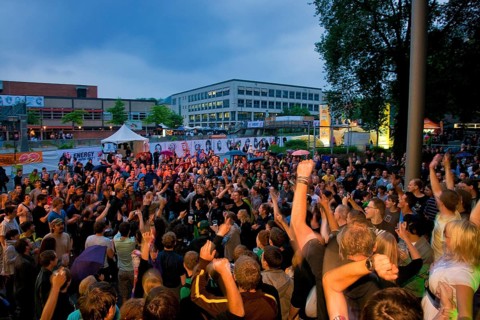 The Dresden Campus Party took place for the 16th time. The crowd rocked on a total of 6 band and