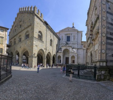 Palazzo della Ragione and Cathedral of Sant Alessandro Martire and Colleoni Chapel, Bergamo,