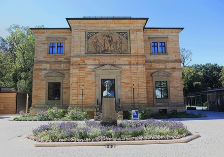 The Villa Wahnfried, Haus Wahnfried, former home of Richard Wagner, in front of it the bustle of