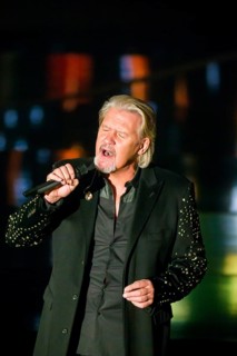 Christmas with us with Kim Fisher, Dress Rehearsal, Jonny Logan