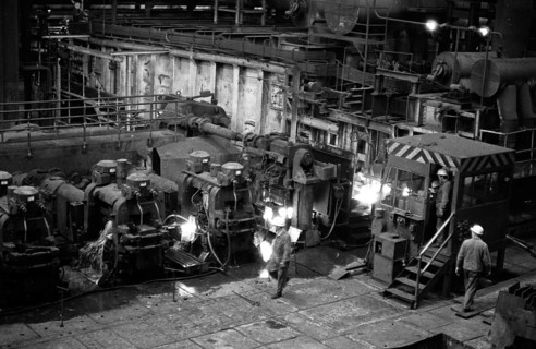 Steel production at the Hoesch AG steelworks in the Westfalenhuette on 4.12.1974 at the blast