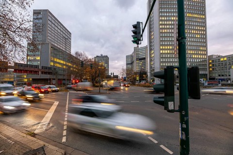 Evening city centre traffic in Essen, large intersection, Bismarck Platz, Hindenburg Strasse, Krupp