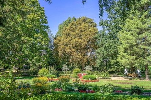 Friedrichsfelde Central Cemetery, Gudrunstraße, Lichtenberg, Berlin, Germany, Europe