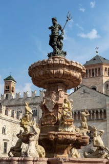 Neptune Fountain, Trento, Tyrol, Italy, Europe