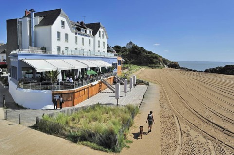 Hôtel de la Plage featuring in the film Les Vacances de monsieur Hulot by the French filmmaker