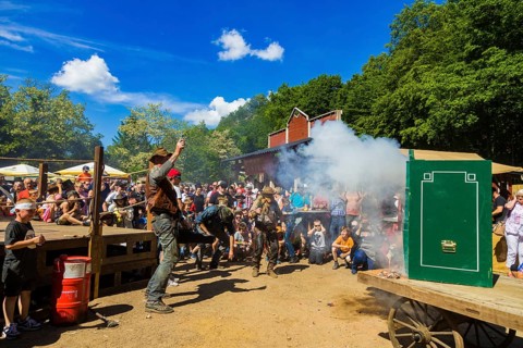 The Karl May Festival has been held every year since 1991 on a weekend in May in the Lössnitzgrund