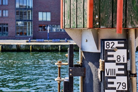 Concept of surveying, gauges for measuring the water level, using the example of such a specimen in