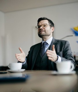 Marco Buschmann (FDP), Bundesminister der Justiz, aufgenommen im Rahmen eines Interview fue NBR in