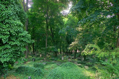 Eliasfriedhof, the oldest surviving cemetery, laid out in 1680 at the gates of the city, no longer