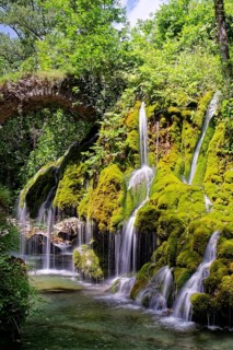 The Oasi Cascate Capelli Di Venere waterfall, also known as Fontana Capello, is located in the