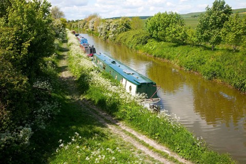 Kennet and Avon canal stretch between All Cannings and Alton Barnes, Vale of Pewsey, Wiltshire,