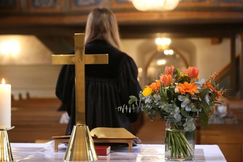 Vicar Lara Schmidt holds the Sunday service in the Protestant parish of Mutterstadt,
