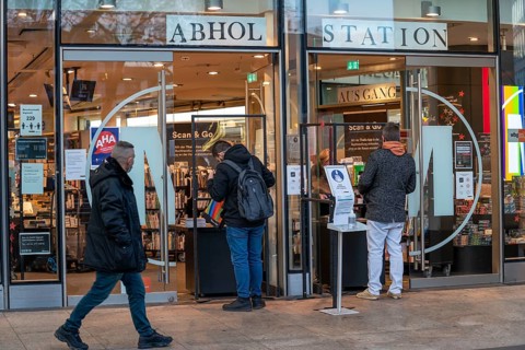 First day of the Christmas lockdown in the Corona crisis, Mayersche Buchhandlung offers online
