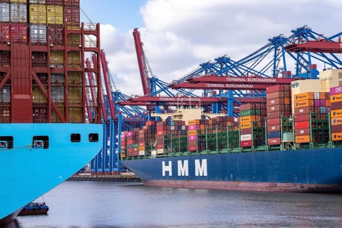 Magleby Maersk container freighter at EUROGATE Container Terminal, Waltershofer Hafen, one of the