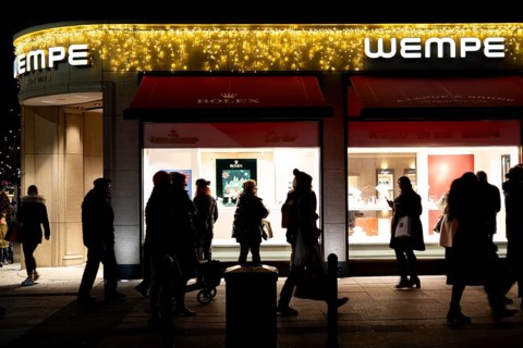 Christmas shopping on Königsallee, Kö, Christmas lights, luxury shops, in the city centre of