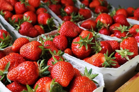 Fresh strawberries in the shop