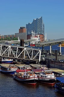 Europe, Germany, Hamburg, Elbe, St. Pauli Landungsbrücken, view of the Elbe Philharmonic Hall,