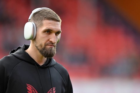 Robert Andrich Bayer 04 Leverkusen (08) with headphones, Portrait, Voith-Arena, Heidenheim,