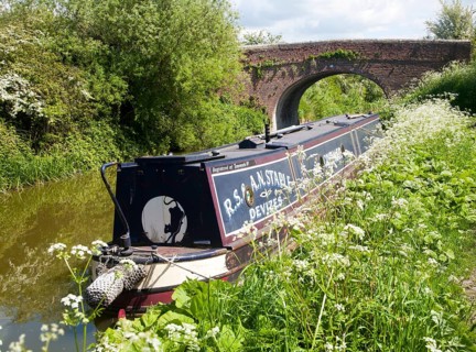 Kennet and Avon canal stretch between All Cannings and Alton Barnes, Vale of Pewsey, Wiltshire,