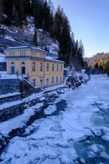 Fontana Carola healing spring, Tarasp drinking hall on the Inn or En, Nairs near Scuol in winter,