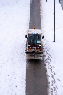 Winter onset, winter service, clearing snow and ice from pavements, sweeper, winter service