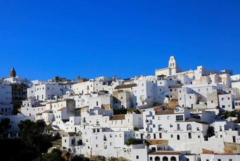 Pueblo blanco historic village whitewashed houses on hillside, Vejer de la Frontera, Cadiz