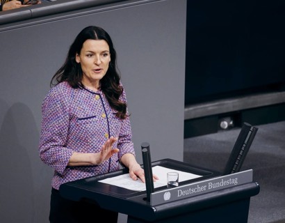Wiebke Papenbrock, SPD, delivers a speech on EPL 05 Federal Foreign Office in the plenary session