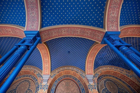 Preserved ceiling vault in the vestibule of the former synagogue, built in 1883, destroyed by the