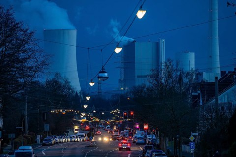 Cooling tower of the Herne combined heat and power plant, STEAG, 130 metres high, view along
