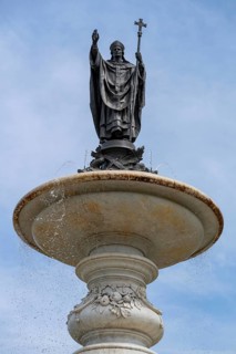 Saint Kilian on the Kiliansbrunnen, was a gift from Prince Regent Luitpold in 1895, Bahnhofspaltz,